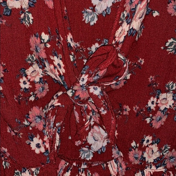 AE floral red print peplum tie cutout blouse - Picture 2 of 4